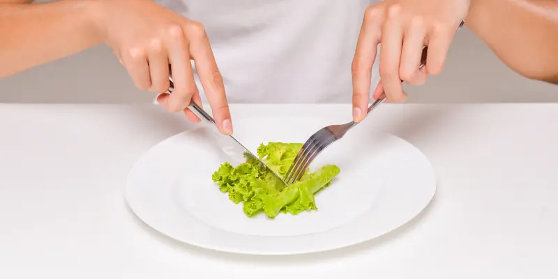 Ăn uống kiêng khem quá mức là sai lầm của người bệnh ung thư