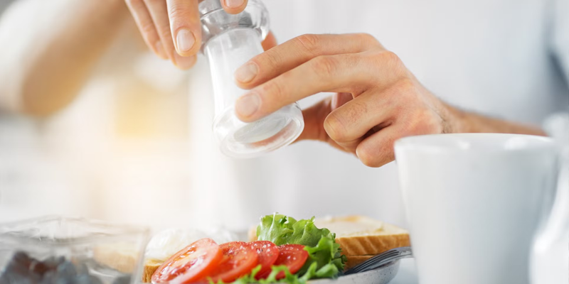 Chế độ ăn giảm muối sẽ giúp ích cho bệnh phổi tắc nghẽn mãn tính 