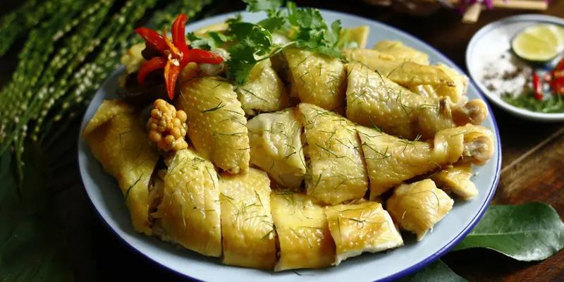 Thịt gà sẽ giúp bổ sung dinh dưỡng và năng lượng cho người bệnh ung thư tuyến giáp