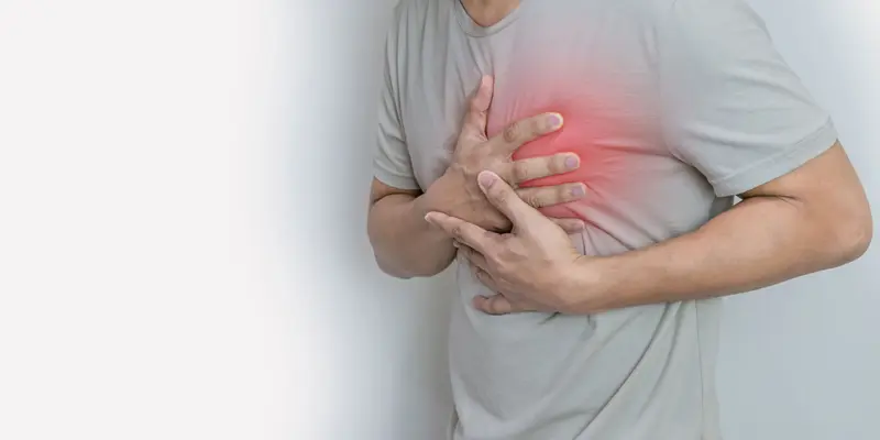 Đau hoặc khó chịu ở ngực có thể là triệu chứng của ung thư phổi