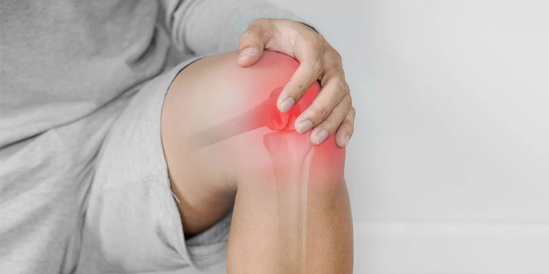 Đau ở vị trí có khối u là biểu hiện thường gặp của ung thư xương