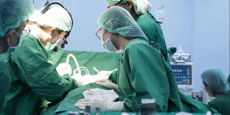 Phẫu thuật là phương pháp điều trị ung thư tuyến giáp dạng nhú phổ biến