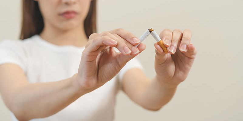 Hút thuốc lá và tiếp xúc với khói thuốc có thể làm tăng nguy cơ mắc ung thư cổ tử cung