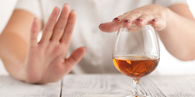 Hạn chế việc uống rượu bia giúp giảm nguy cơ mắc ung thư vú