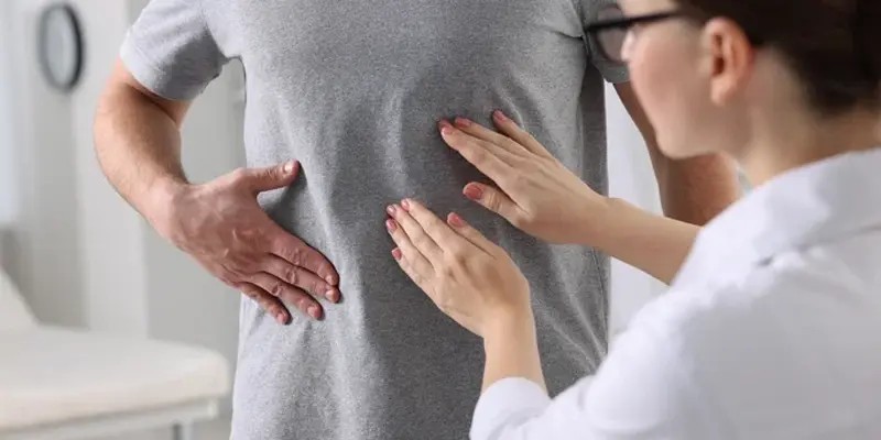Bệnh nhân ung thư phổi di căn gan cần tuân thủ theo phác đồ điều trị của bác sĩ