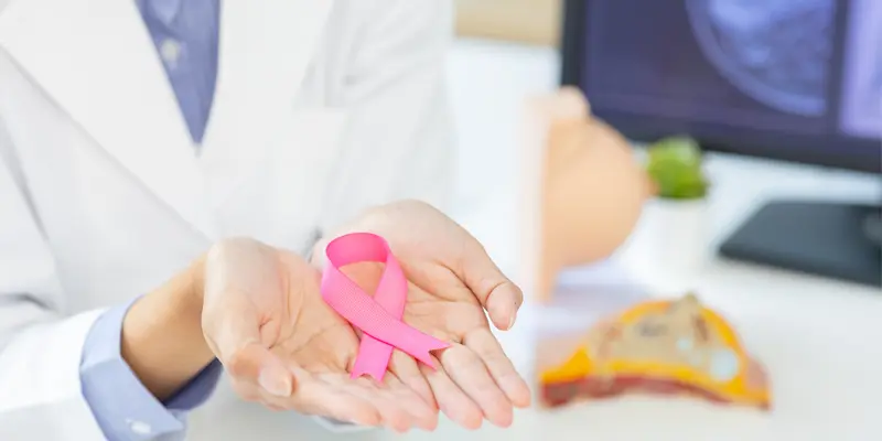 Chủ động tầm soát và duy trì lối sống lành mạnh giúp hỗ trợ điều trị ung thư vú giai đoạn 2 hiệu quả hơn
