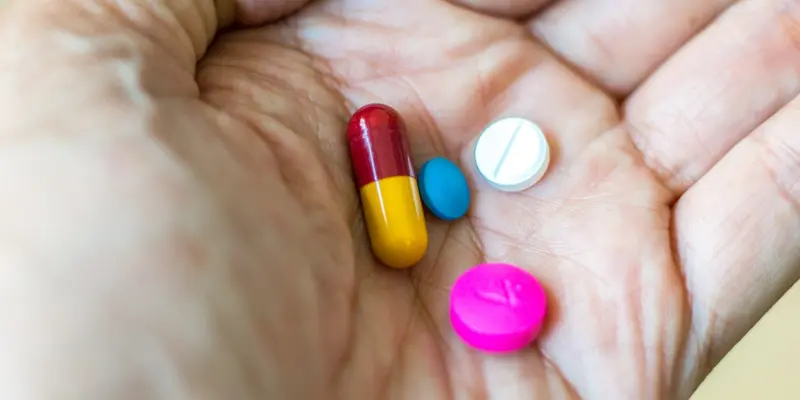 Bác sĩ có thể kê thuốc giảm đau cho người bị ung thư khoang miệng