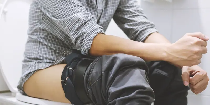 Thay đổi thói quen đại tiện là một trong những triệu chứng của ung thư hậu môn
