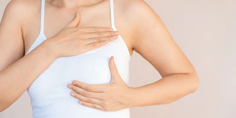 Đau ở bất kỳ vị trí nào vùng vú cũng là một dấu hiệu sớm của ung thư vú