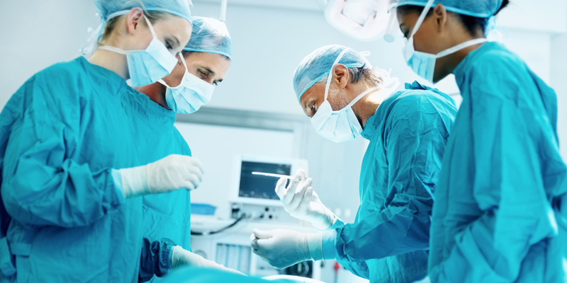 Phẫu thuật cắt bỏ khối u tuyến vú là một phương pháp điều trị carcinom tuyến vú