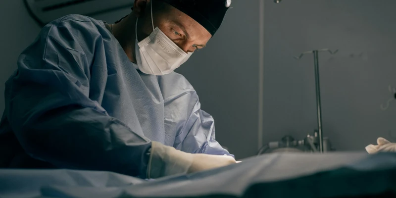 Tùy thuộc vào nguyên nhân và mức độ, các phương pháp như phẫu thuật, can thiệp nội mạch, dùng thuốc có thể được chỉ định