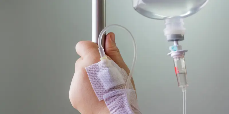 Hoá trị là phương pháp điều trị ung thư vú được áp dụng phổ biến hiện nay