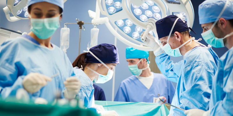 Phẫu thuật được chỉ định trong những trường hợp khối u lớn hoặc ác tính