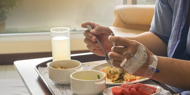 Bên cạnh chế độ ăn uống, tinh thần lạc quan, suy nghĩ tích cực cũng là một phương thức hỗ trợ điều trị ung thư hiệu quả