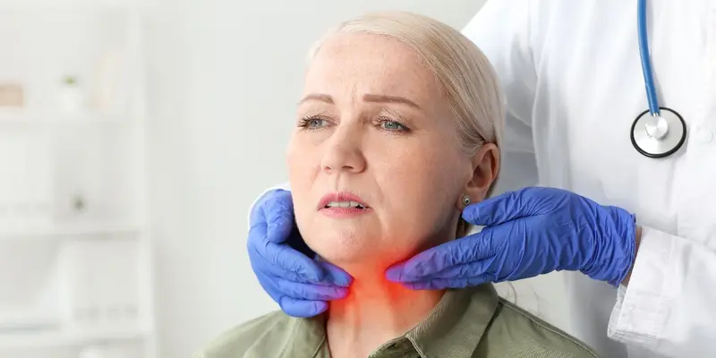 Người từ 50 tuổi có nguy cơ mắc ung thư tuyến giáp thể nang rất cao