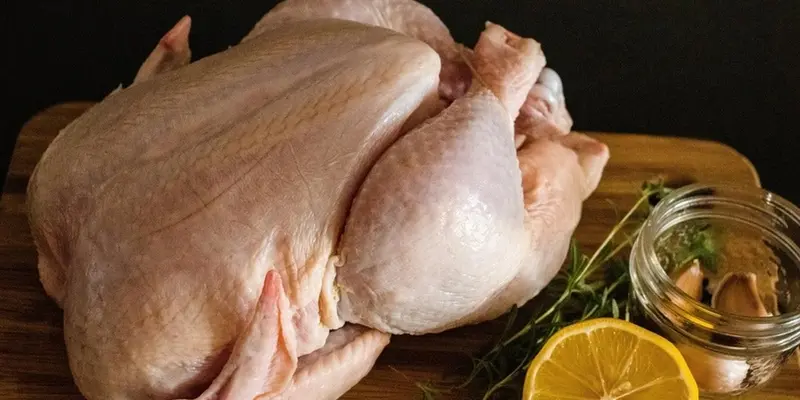 Thịt gà có chứa hàm lượng protein cao, ít calo