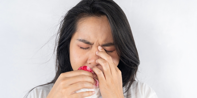 Mệt mỏi, chảy máu bất thường là những dấu hiệu cảnh báo giảm tiểu cầu