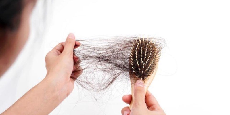 Hóa trị điều trị bệnh u lympho không Hodgkin có thể gây rụng tóc