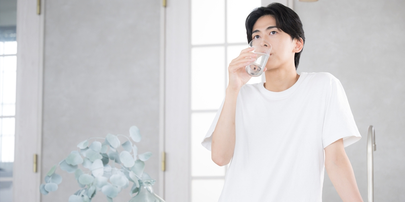 Nên uống nước vào buổi sáng sau khi thức dậy