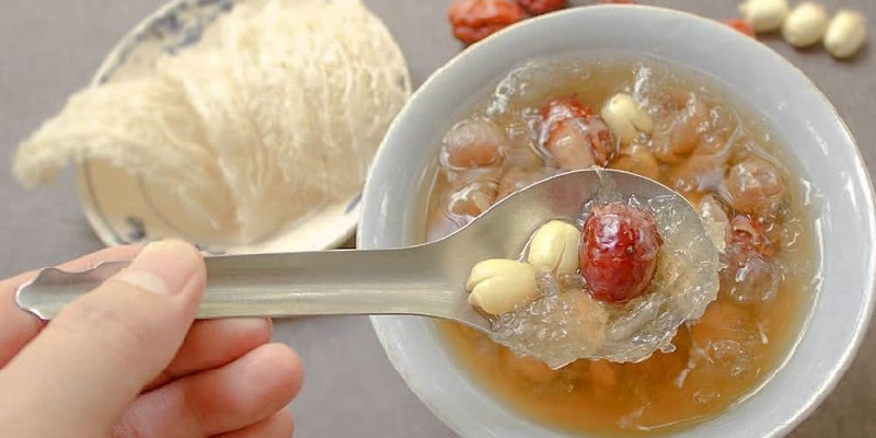 Tổ yến là thực phẩm bổ dưỡng, có nhiều công dụng với sức khỏe