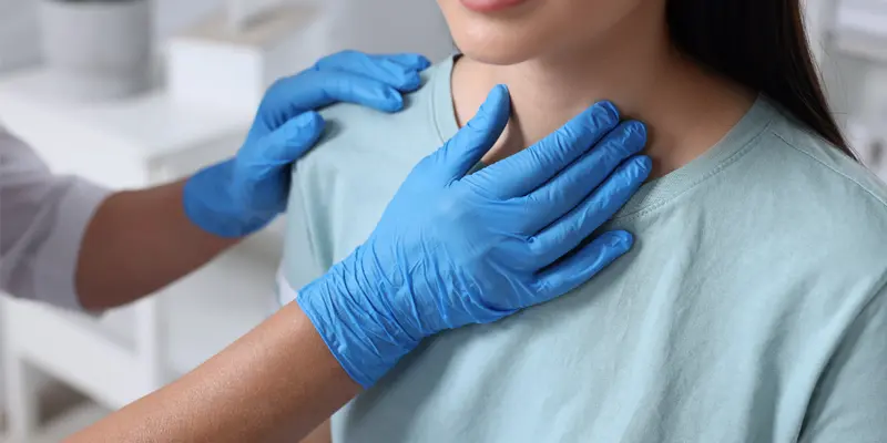 Một số nghiên cứu chỉ ra việc ăn tảo biển hằng ngày, đặc biệt ở phụ nữ sau mãn kinh có thể làm tăng nguy cơ rối loạn tuyến giáp