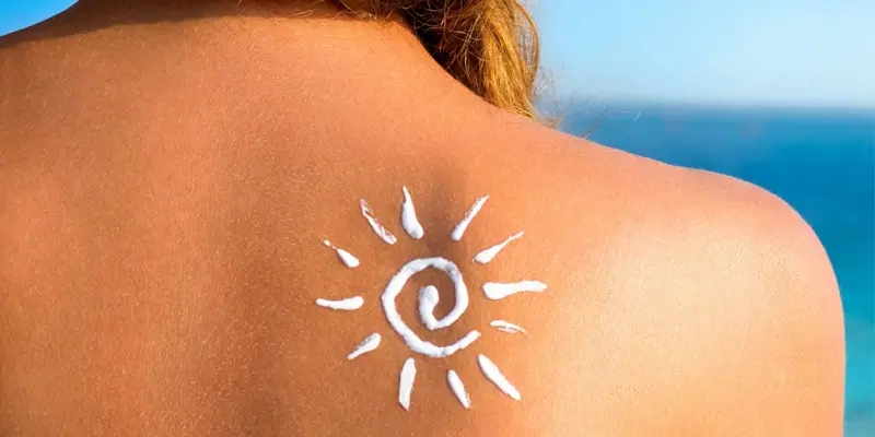 Tia bức xạ cực tím do ánh nắng mặt trời là nguyên nhân chủ yếu của ung thư da