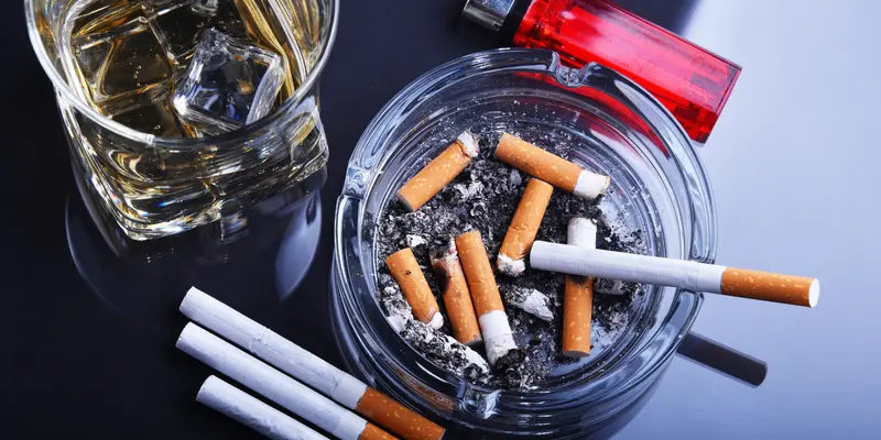 Rượu bia và thuốc lá có thể làm tăng nguy cơ mắc bệnh