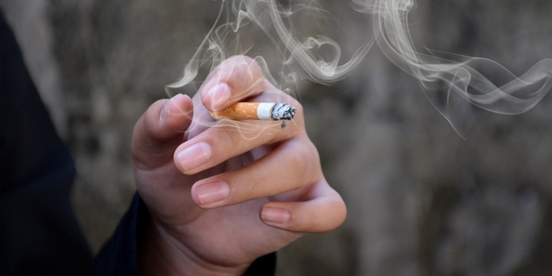 Người hút thuốc có nguy cơ mắc ung thư phổi cao gấp nhiều lần so với người không hút