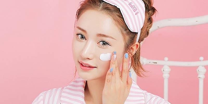 Sử dụng kem chống nắng có chỉ số SPF từ 30 trở lên cho toàn thân trước khi ra nắng