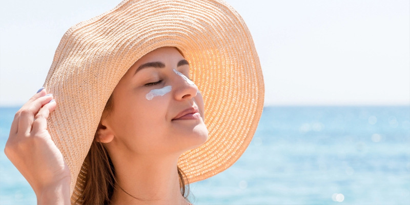 Tránh tiếp xúc quá nhiều với ánh nắng mặt trời để giảm nguy cơ ung thư tế bào vảy