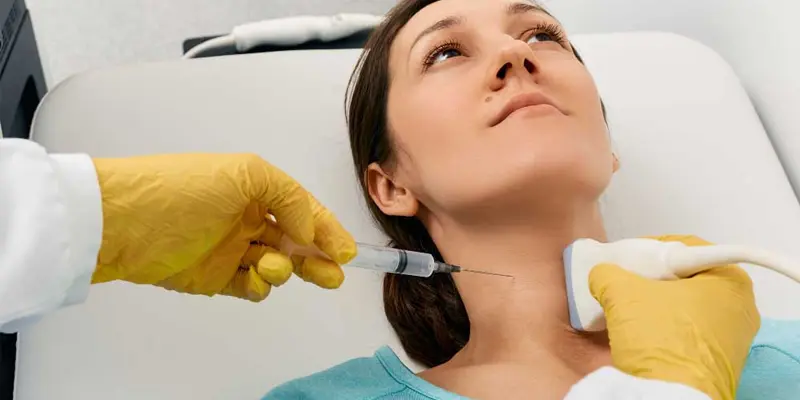 Chọc hút tế bào bằng kim nhỏ (FNA) để mang đi phân tích, hỗ trợ chẩn đoán 