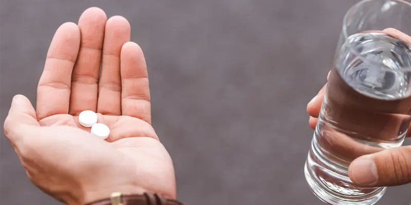 Sử dụng thuốc cũng là cách điều trị ung thư tuyến thượng thận