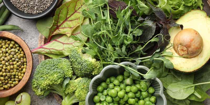 Chế độ ăn uống lành mạnh giàu rau xanh giúp hạn chế khả năng hình thành nang vú