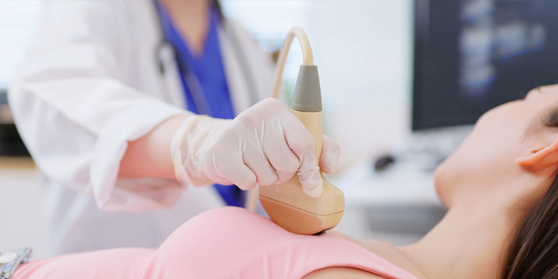 Siêu âm vú là phương pháp an toàn, không xâm lấn và không gây đau