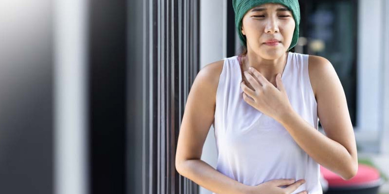 Hóa trị ung thư phổi có thể gây một số tác dụng phụ như rụng tóc, thiếu máu…