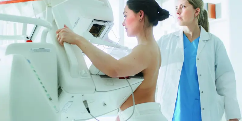 Việc nhận biết sớm các biểu hiện của ung thư vú là bước quan trọng để bảo vệ sức khỏe của chính bạn