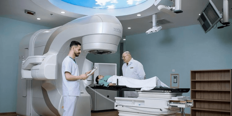 Trang thiết bị hiện đại luôn đáp ứng nhu cầu điều trị ung thư của người bệnh cũng như nơi điều trị ung thư phổi ở đâu tốt nhất.