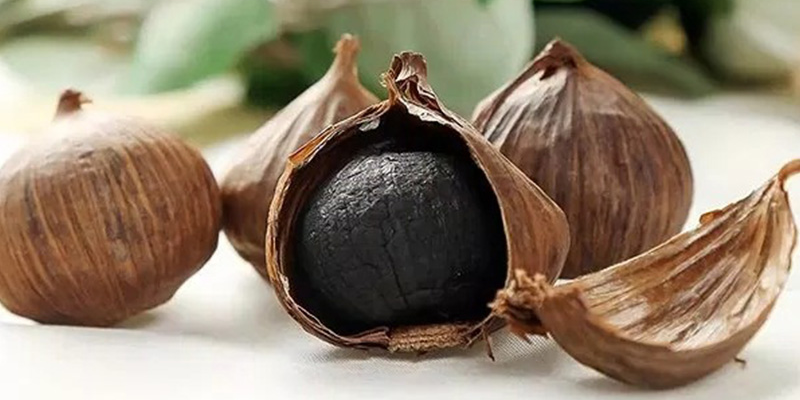 Tỏi đen sẽ trả lời cho câu hỏi chữa ung thư phổi bằng thuốc nam​