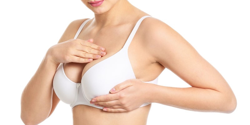 Bầu ngực bình thường (trái) và bầu ngực có u xơ (phải)