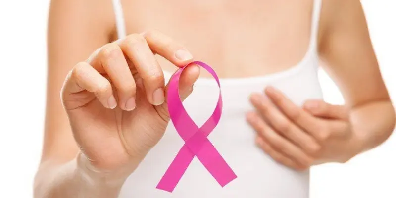 Tiền sử gia đình là yếu tố nguy cơ gây ra ung thư vú 