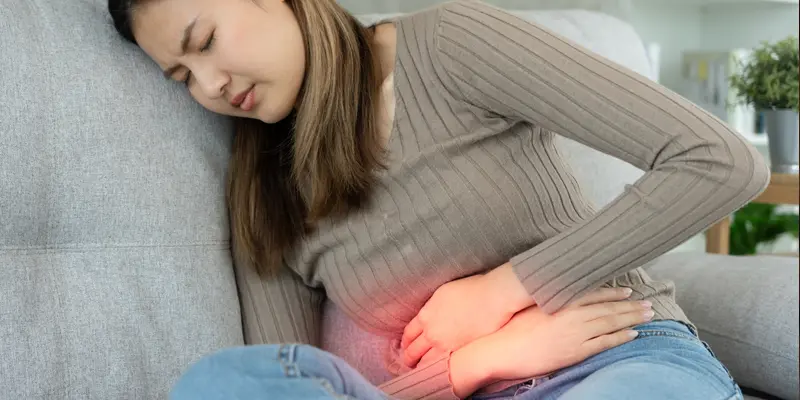 Đau bụng là triệu chứng phổ biến nhất của ung thư ruột non