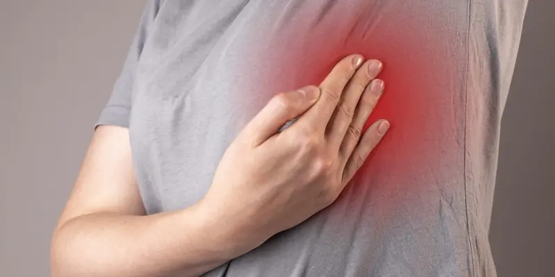 Đau ngực mạn tính có thể là triệu chứng của ung thư vú tái phát