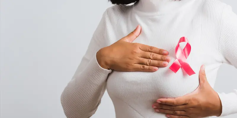 Sưng đau vú là triệu chứng thường gặp của ung thư vú đa ổ