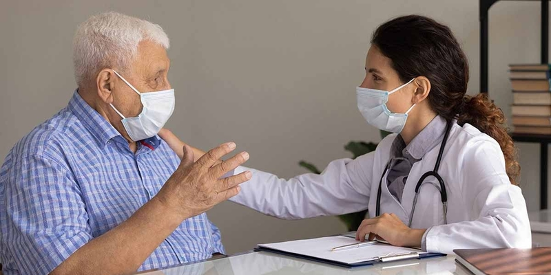 Bạn cần đến bệnh viện thăm khám sớm để có phác đồ điều trị bệnh hiệu quả