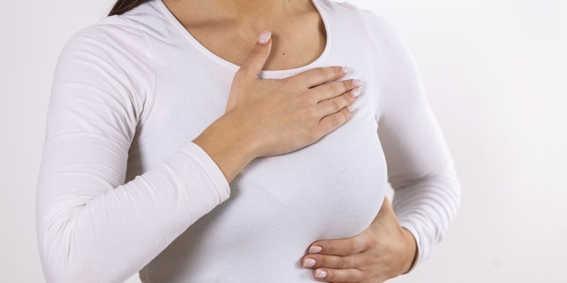 Khối u ác tính giai đoạn đầu thường tiến hành phẫu thuật cắt bỏ toàn bộ tuyến vú