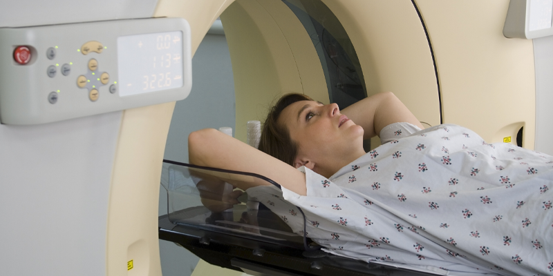 Các phương pháp xét nghiệm hình ảnh như CT-scan có thể được dùng để chẩn đoán chính xác hơn tình trạng di căn của ung thư bàng quang giai đoạn 3