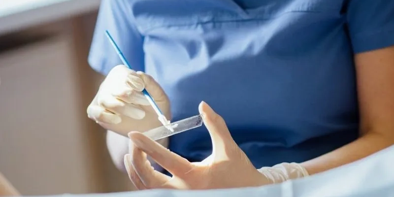 Khám phụ khoa và tầm soát định kỳ giúp phát hiện sớm các bất thường ở cổ tử cung, ngăn ngừa bệnh tiến triển