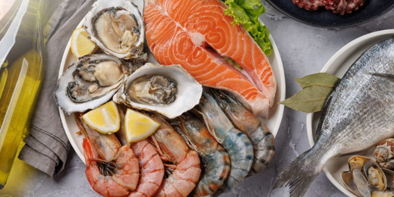 Nên chọn các loại hải sản tươi sống, chất lượng, có nguồn gốc rõ ràng