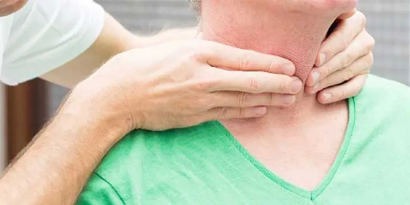 Thăm khám sớm khi có dấu hiệu bất thường ở vùng cổ