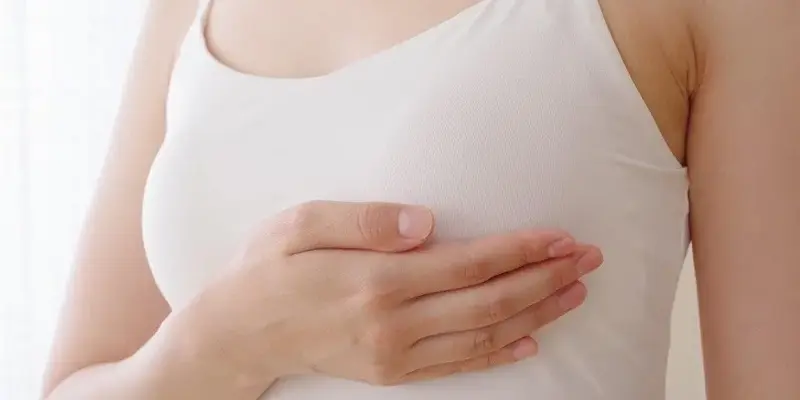 Không giống các loại ung thư vú khác, dạng viêm thường không tạo khối u rõ rệt mà biểu hiện qua sự thay đổi ở da vú